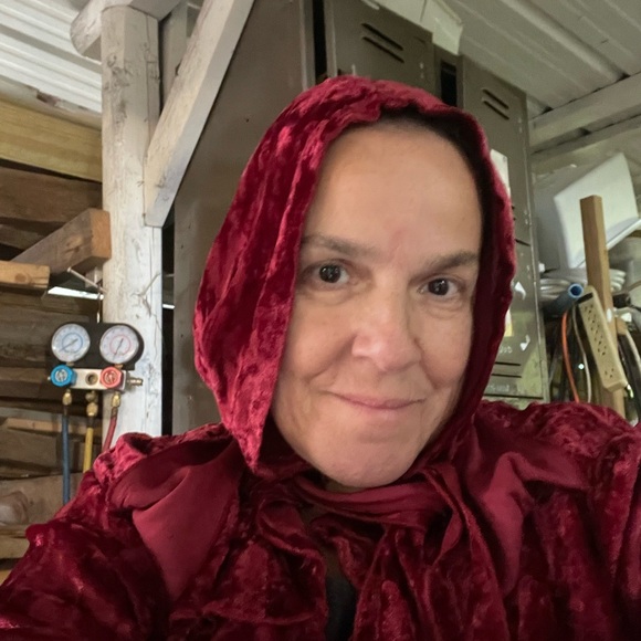 “HOLY CLOTHING” Crushed Red Velvet Hooded Renaissance Medieval Claok - Picture 6 of 6